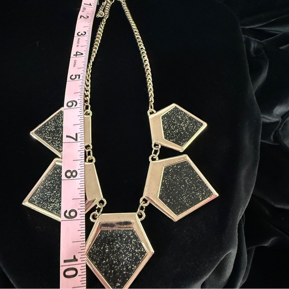 Elegant Gold and Black Geometric Necklace - Picture 4 of 5